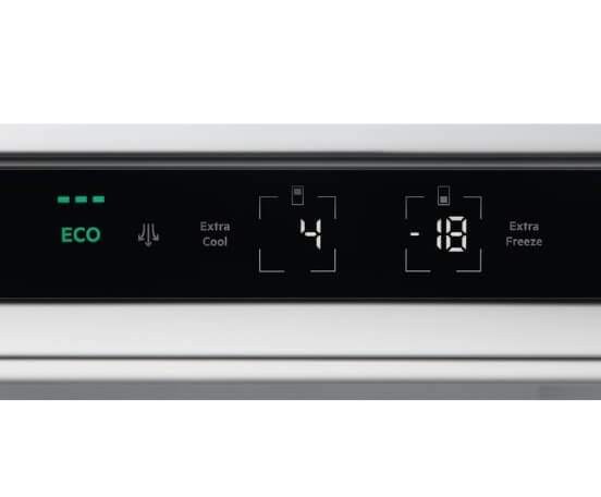 ledusskapis-iebuvejams-aeg-nsc7p751ds-displejs AEG iebūvējams ledusskapis NSC7P751DS