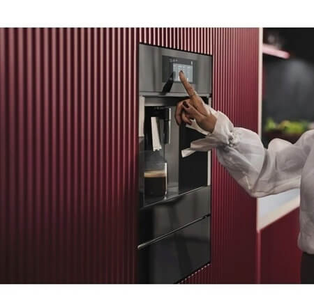 kafijas-automats-iebuvejams-aeg-nkc9n8b-udens-uzpilde AEG kafijas automāts NKC9N8B